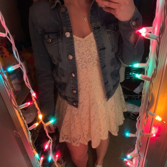 American Eagle Outfitters Dresses & Skirts - AEO cream fit and flare lace dress